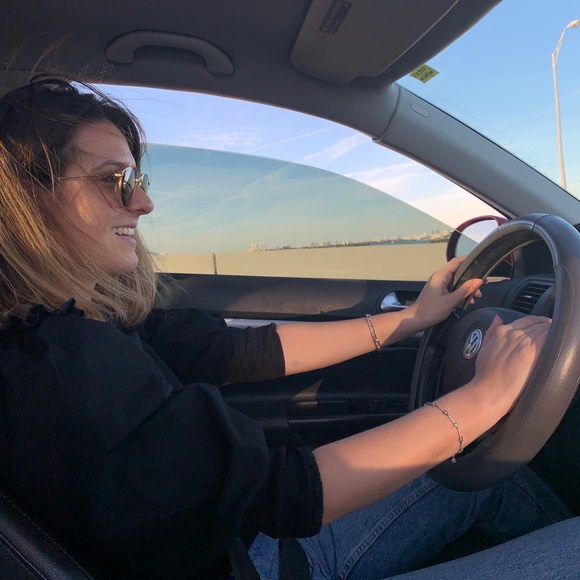 Meet your Posher, Ariella - Picture 1 of 1